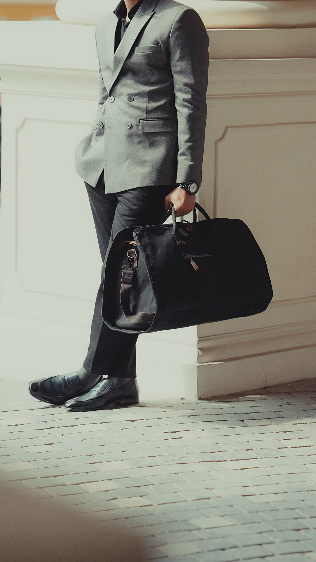 GARMENT DUFFLE BAG