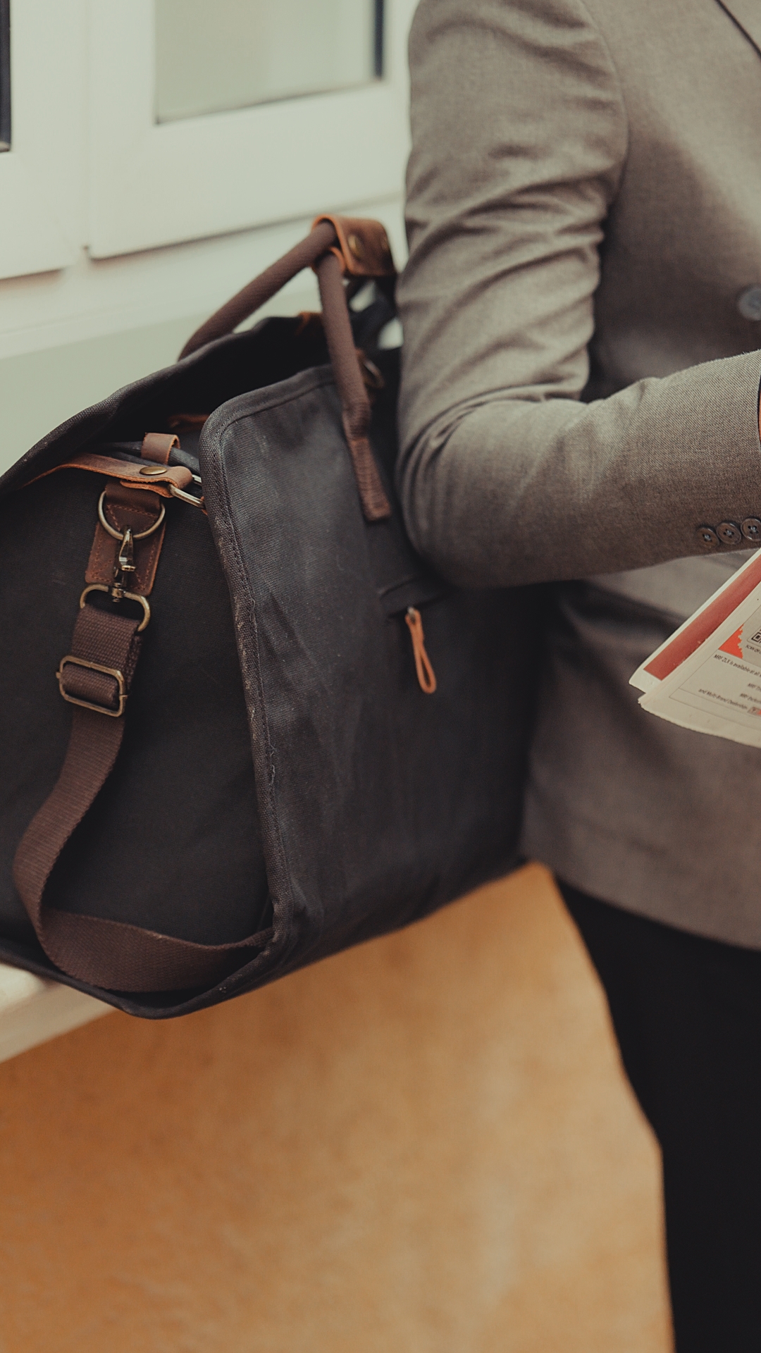 GARMENT DUFFLE BAG - Image 5